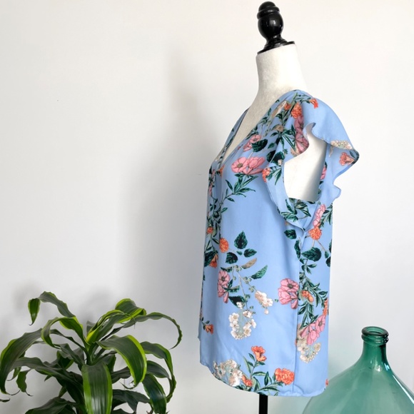 *SOLD* Blue Floral Short Sleeve Blouse - Size M - Picture 7 of 11